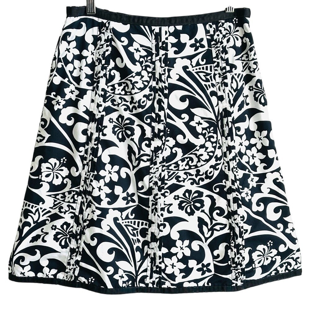 Old‎ Navy A-Line Skirt Floral Black & White Cotton Pleated Size 2 Vintage Y2K